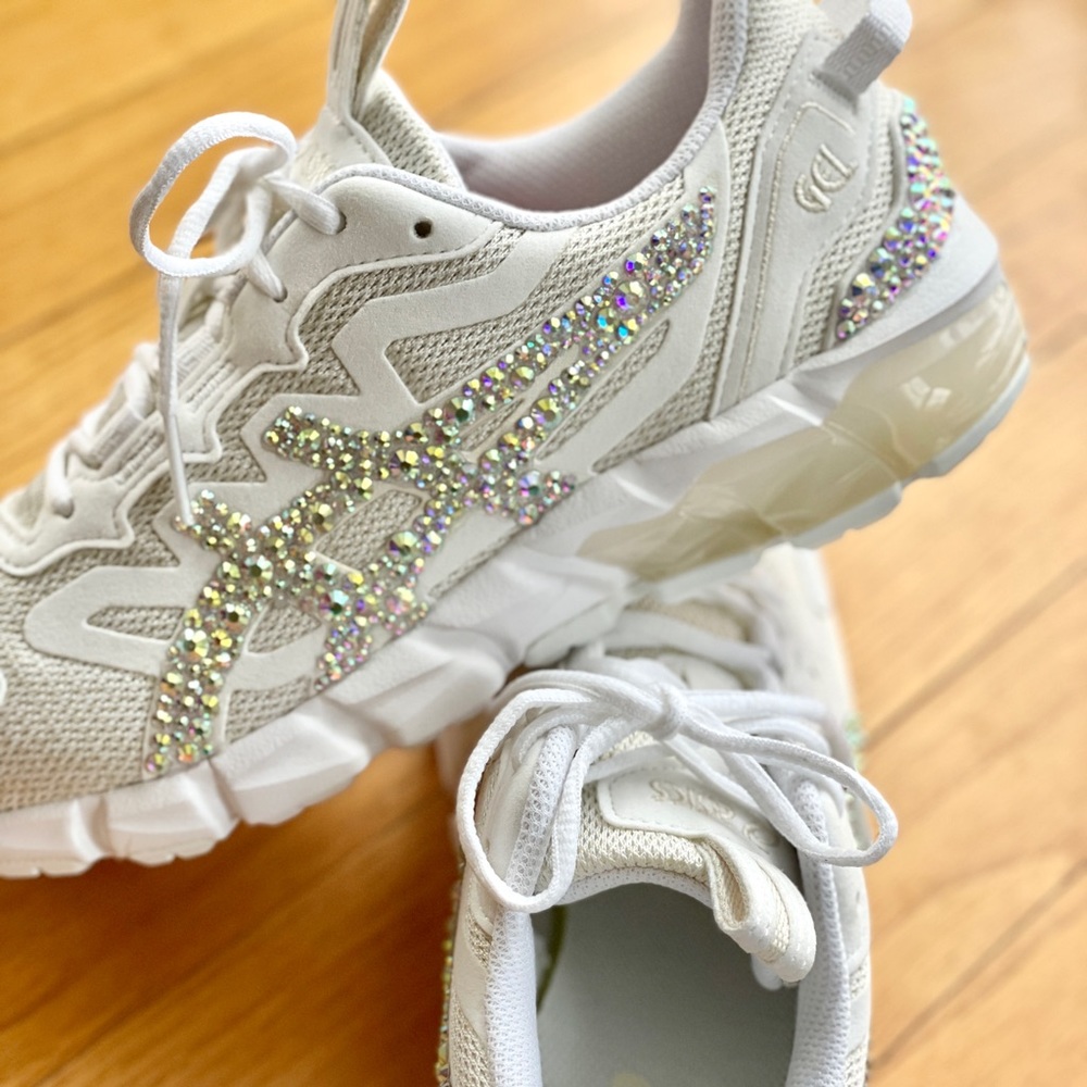 Sparkly ASIC running sneakers white running sneakers white ASICS size 8.5